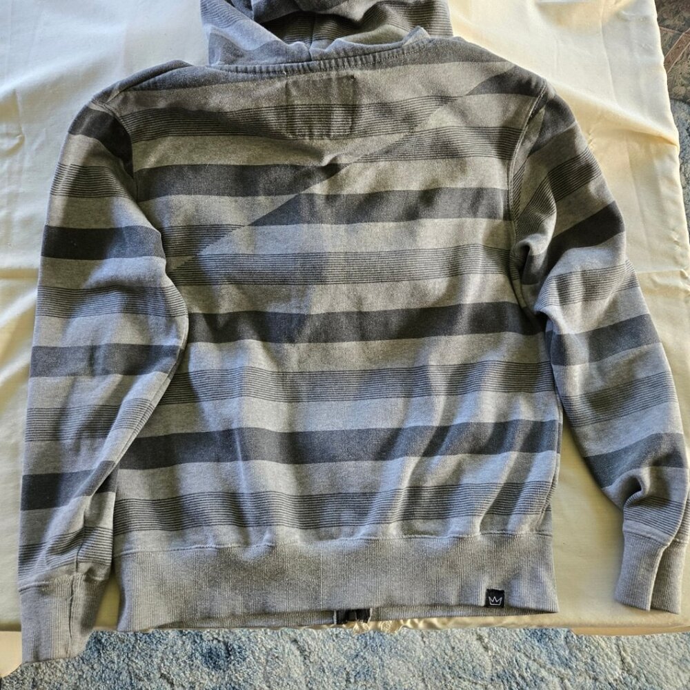 Sweatshirt - Picture 2 of 3